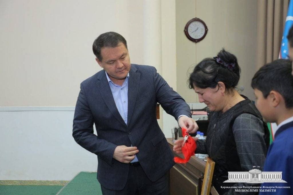 Мать, нуждающаяся в социальной защите, получила двухкомнатную квартиру