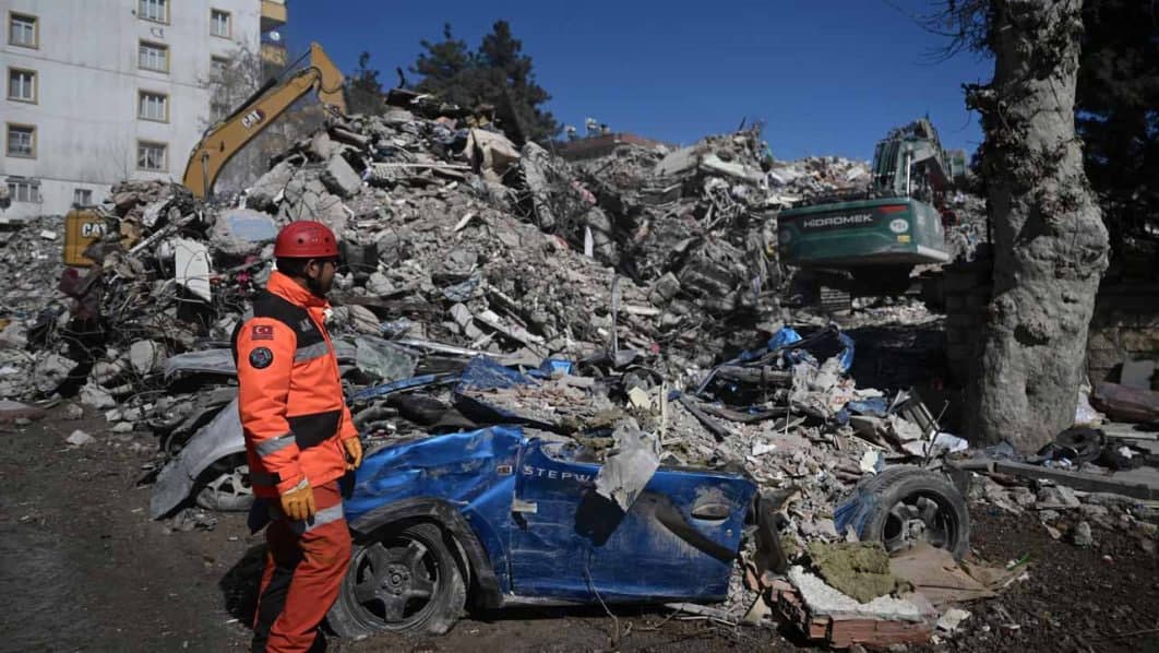 Turkiyada yana ikki zilzila. Yangi vayrongarchiliklar haqida xabar qilingan