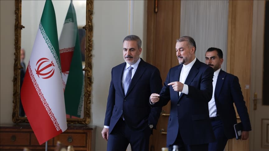 Ҳоқон Фидан ва Ҳусайн Амир Абдуллоҳиан Теҳронда