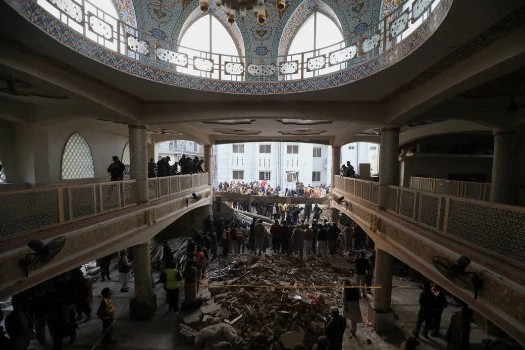 Pokistonda masjidda ro‘y bergan portlash oqibatida qariyb 60 kishi halok bo‘ldi