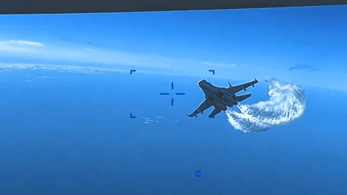 Pentagon Qora dengizda AQSh droni qulashi aks etgan videoni namoyish qildi