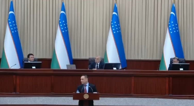 «У вас нет права совать свой нос куда угодно»: Акмал Саидов раскритиковал зампредседателя Счетной палаты 