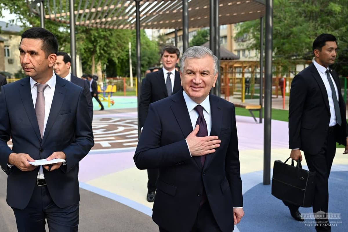 Шавкат Мирзиёев побеседовал с жителями махалли