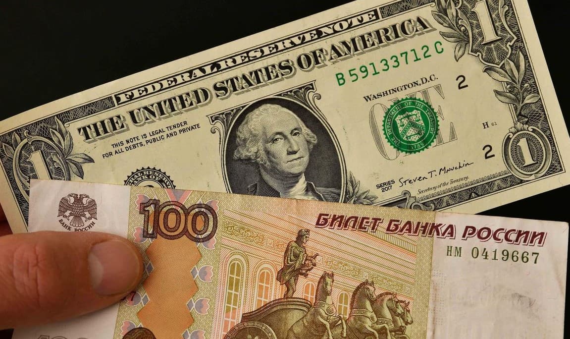 Iqtisodchi: Rublning qadrsizlanishi - g‘arb sanksiyalari oqibati