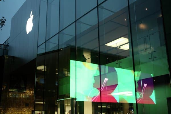 Apple ўз офисида жонига қасд қилган ходимининг ўлими учун таъзия билдирди
