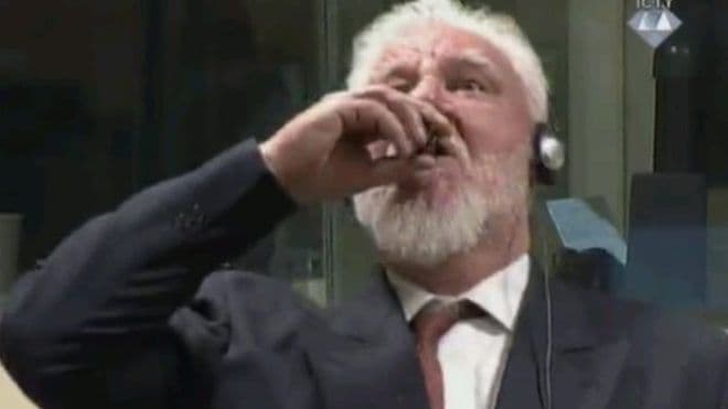 Bosniya musulmonlariga qarshi jinoyatlarda ayblangan sudlanuvchi Haagada hukm o‘qilgandan so‘ng zahar ichdi