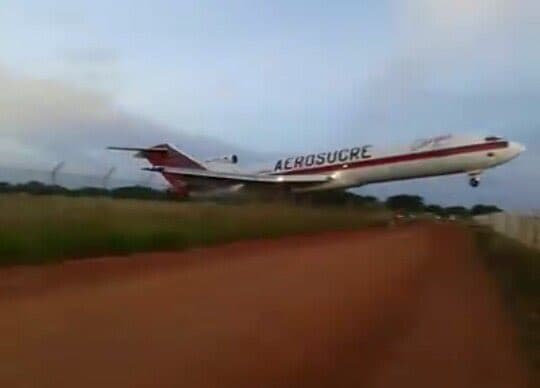 Колумбияда Boeing 727 самолёти қулаши гувоҳлар томонидан видеога олинди