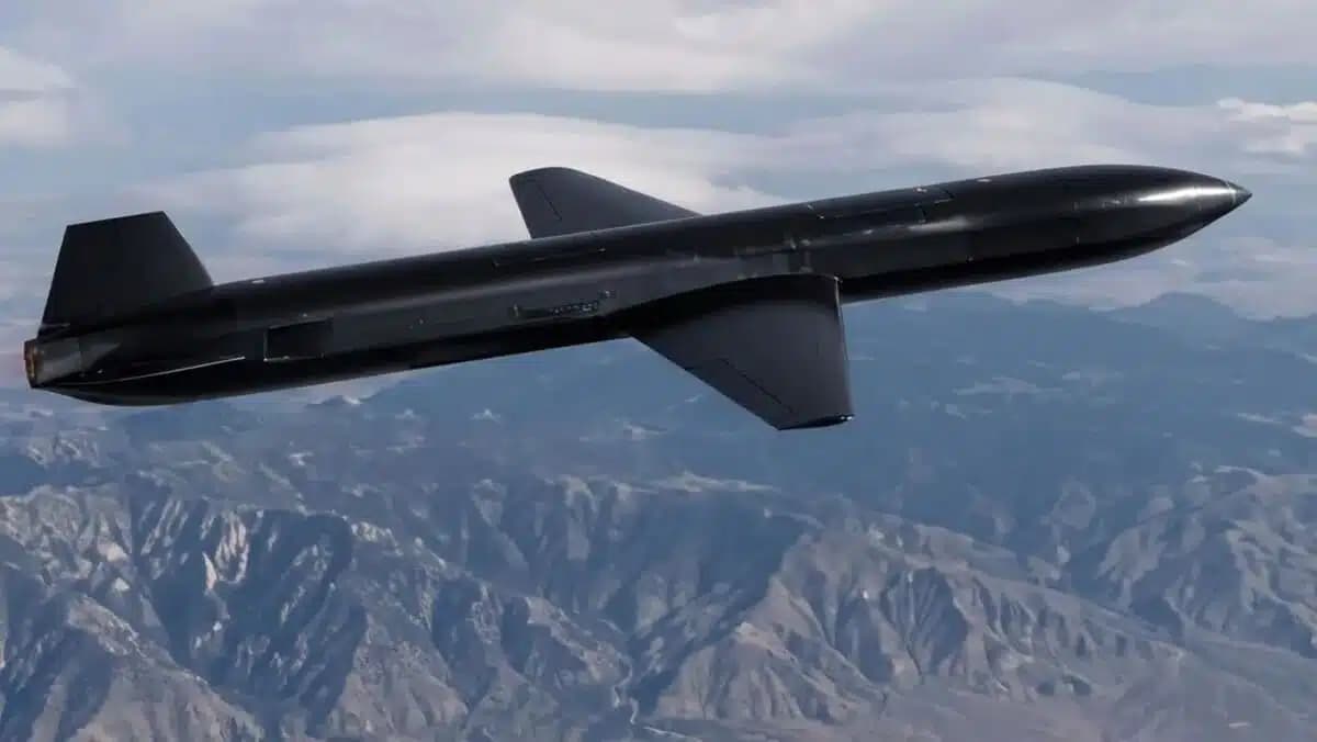 Zarba va razvedka uchun: yangi dron namoyish qilindi