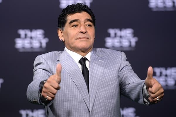 Maradona Neapol shahri faxriy fuqarosiga aylanadi