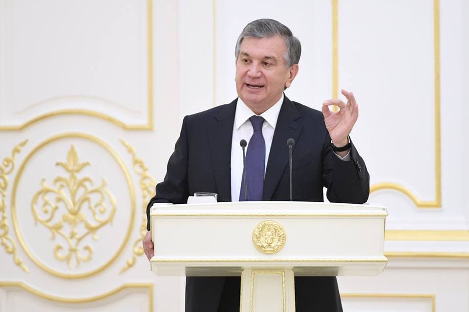 Prezident: «O‘qituvchilarni norozi qilmanglar. Ular bizga kerak»