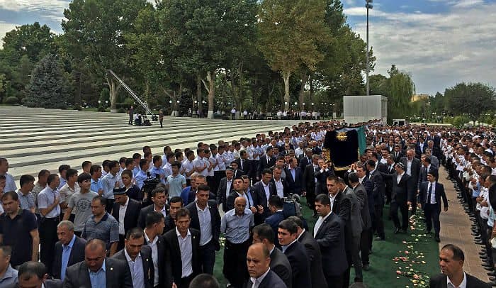 O‘zbekistonning birinchi prezidenti Islom Karimov Samarqandda dafn etildi