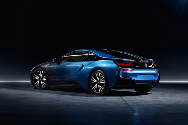 BMW i8 yangi yilda yangilanadi