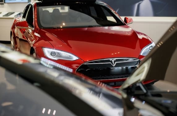 Tesla: Model S AQShda katta lyuks sedanlar savdosida yetakchilik qilmoqda