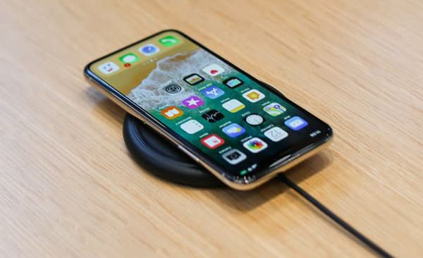 iPhone X'нинг зарядсиз ишлаш вақти барча смартфонларни ортда қолдиради