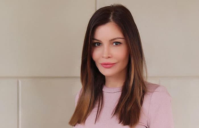 Lola Karimova otasiga yodgorlik qurish uchun Britaniya qirolichasining sevimli haykaltaroshini yolladi