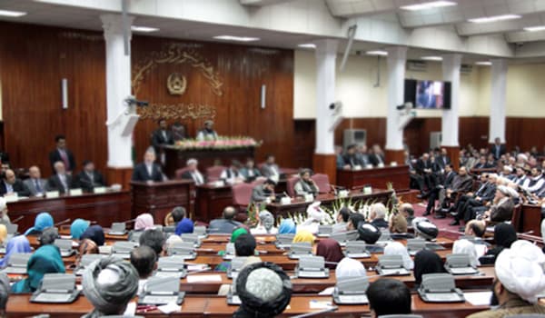 Afg‘oniston parlamenti uch vazirni iste'foga chiqardi