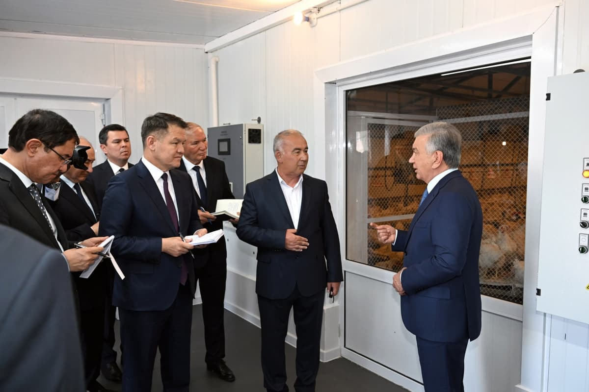Президент посетил птицефабрику в Кегейли
