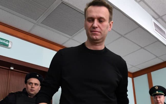 Muxolifatchi Navalnyy ma'muriy hibsdan so‘ng ozodlikka chiqdi