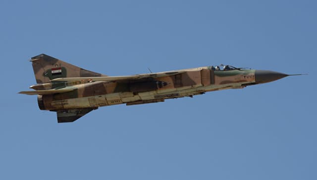 Homs viloyati hududida Suriya qiruvchi samolyoti qulab tushdi