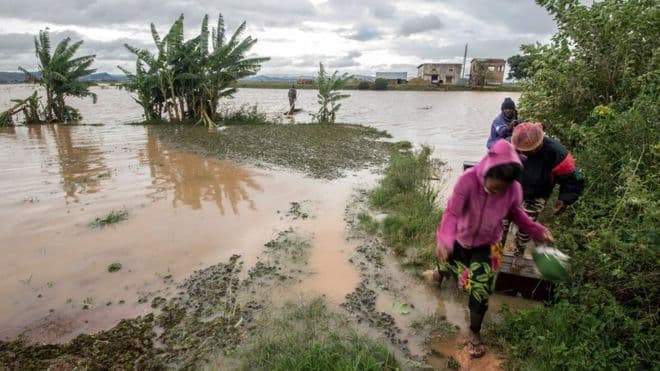 Madagaskarga yopirilgan dovul kamida 50 kishini hayotdan olib ketdi