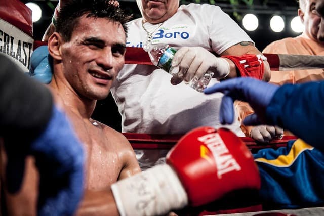 Xurshidbek Normatov professional boksdagi uchinchi g‘alabasini qo‘lga kiritdi