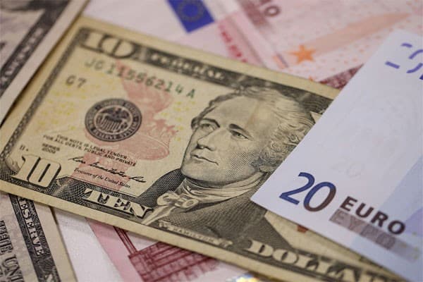 O‘zbekistonda dollarning rasmiy kursi 2900 so‘mdan oshdi