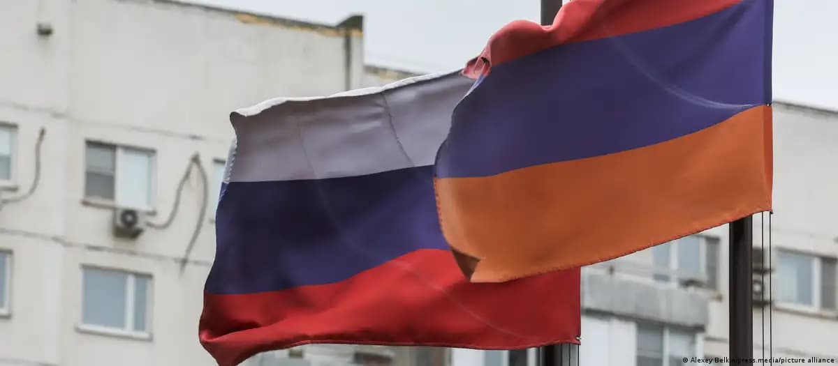 Путин Арманистонни ЕИ ва ЕОИИ ўртасида танлов қилишга чақирди