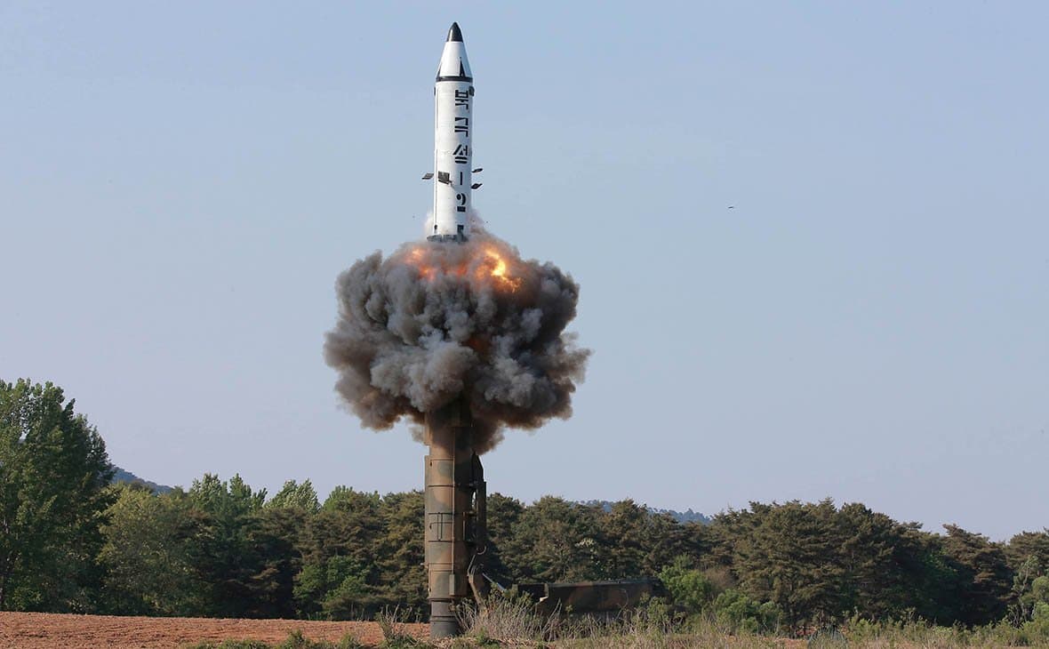 Shimoliy Koreya Yaponiya tomonga bir nechta raketa uchirdi
