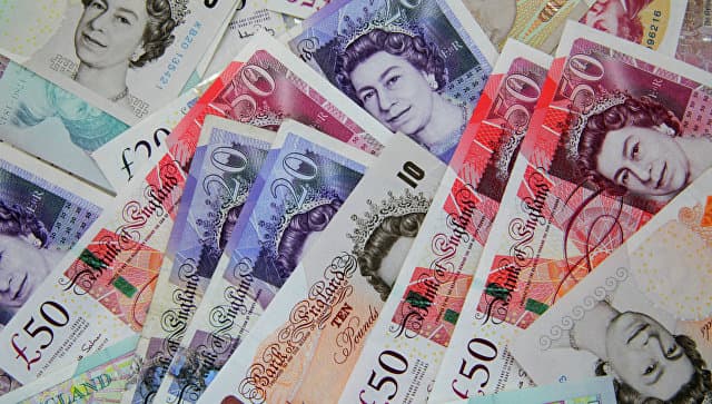 Buyuk Britaniyada yangi besh funtli pul muomalaga chiqarildi