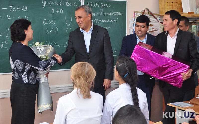 Samarqandda xalq o‘qituvchisiga ehtirom ko‘rsatildi