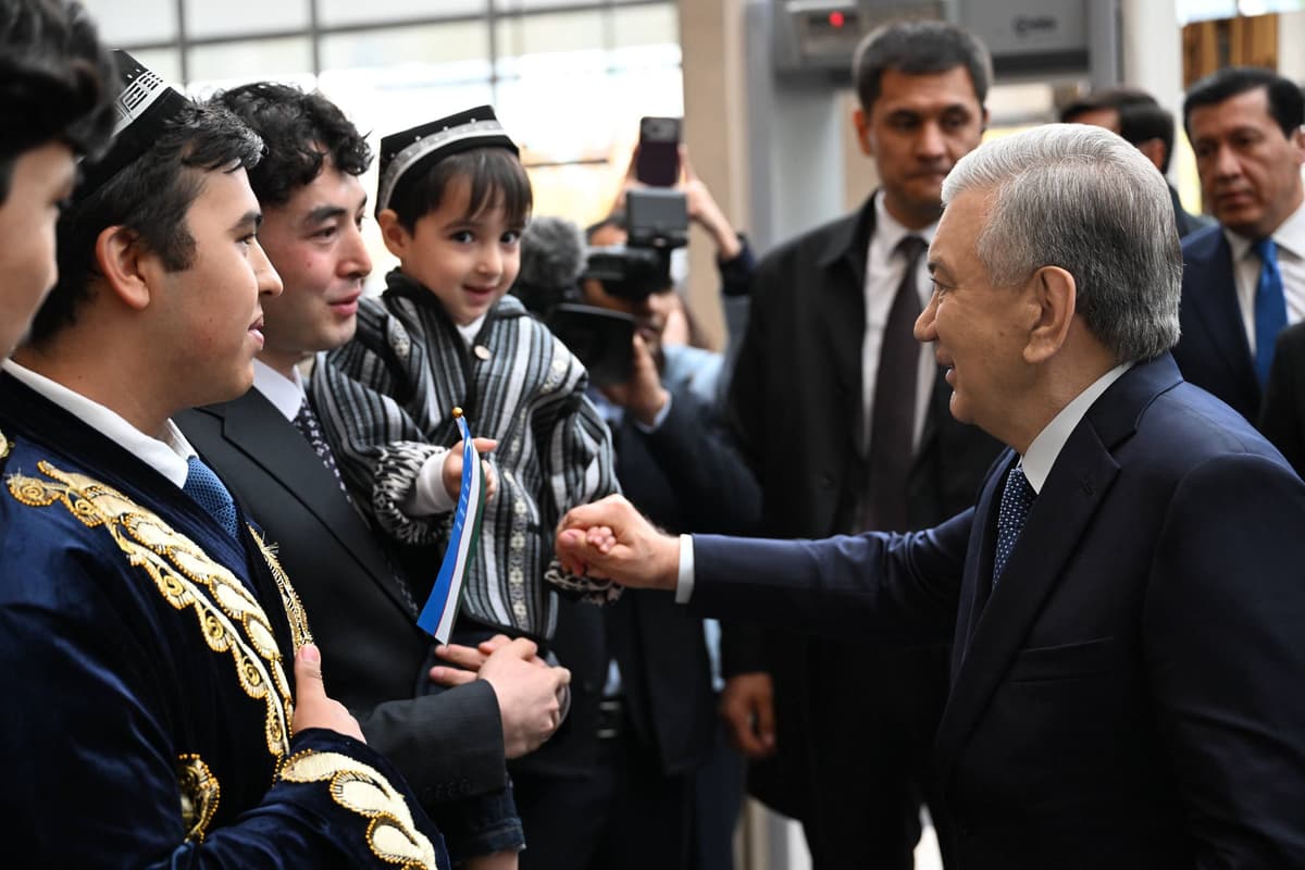 Prezident Anqarada vatandoşlar bilan suhbatlaşdi