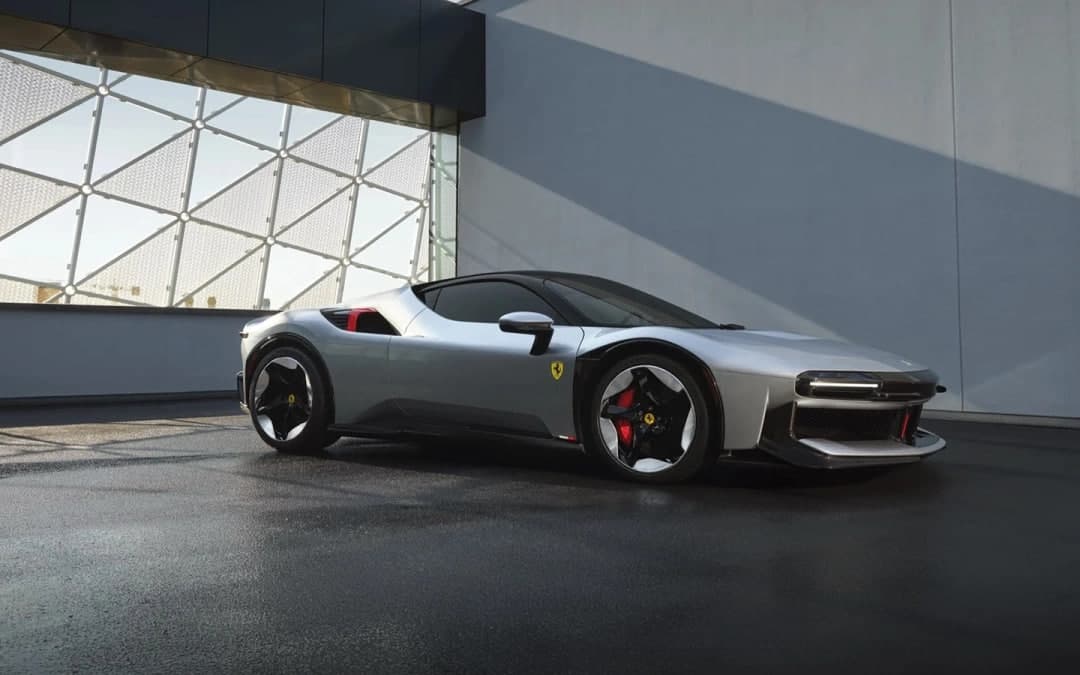 Ferrari uchta elektr motorli CZ26 superkarini taqdim etdi