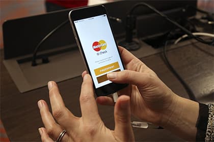 Britaniyaliklar MasterCard ustidan mamlakat tarixidagi eng yirik da'vo arizasini berdilar