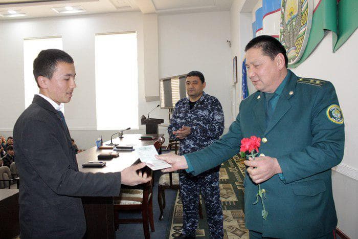 Paxtaobod yoshlariga fuqarolik pasporti tantanali ravishda topshirildi