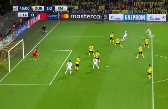 Ronaldu Chempionlar Ligasi uchrashuvida operatordan bekor qilingan gol takrorini ko‘rsatishni so‘radi