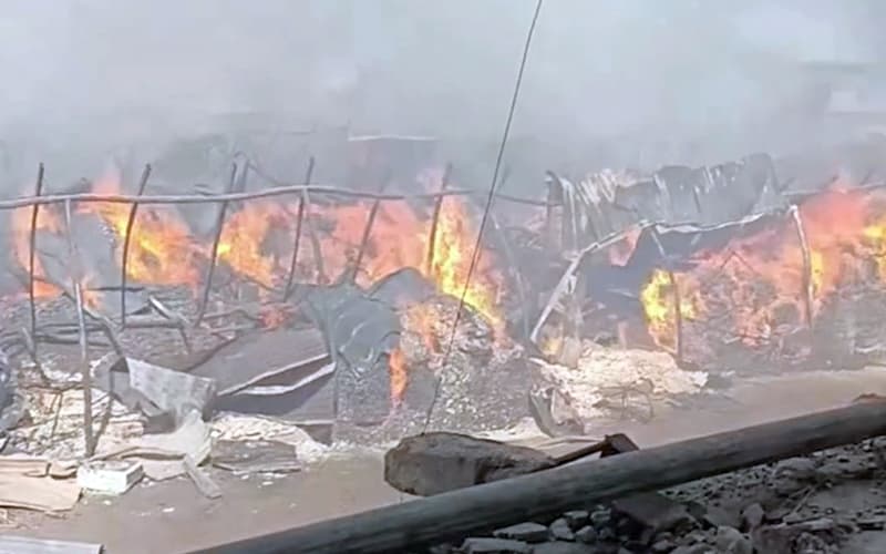 Namangandagi qurilish mollari bozorida yong‘in yuz berdi