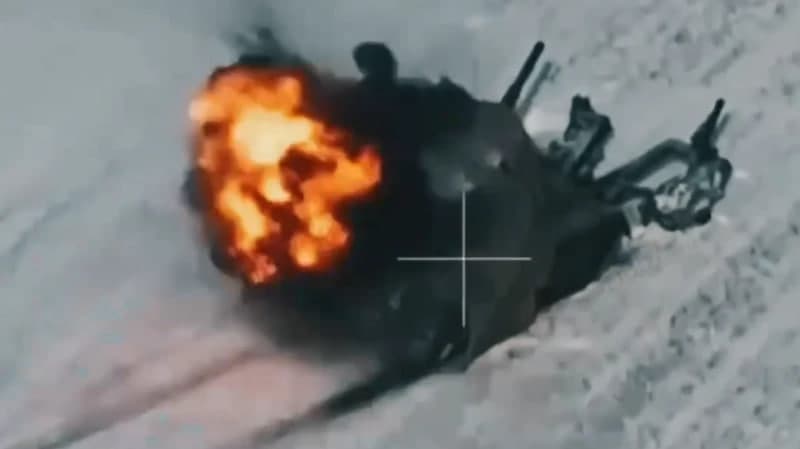 «Xuddi paraddagidek borishgan». Kursk oblastida Rossiya tank kolonnasi yakson etilishi z-blogerlarni g‘azablantirmoqda