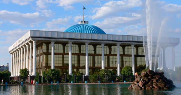 Shavkat Mirziyoyev «Korrupsiyaga qarshi kurashish to‘g‘risida»gi qonun loyihasini kiritish bo‘yicha tashabbus bildirdi