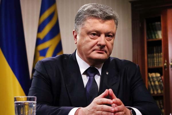 Poroshenko Rossiyaning Turkiyadagi elchisi qotilligi haqida lom-lim demadi