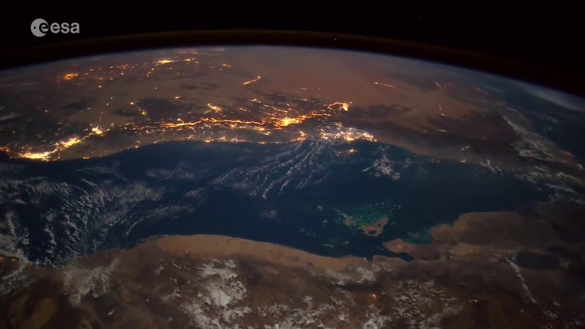 Fazogir meteor tushishi koinot stansiyasidan qanday ko‘rinishini namoyish qildi