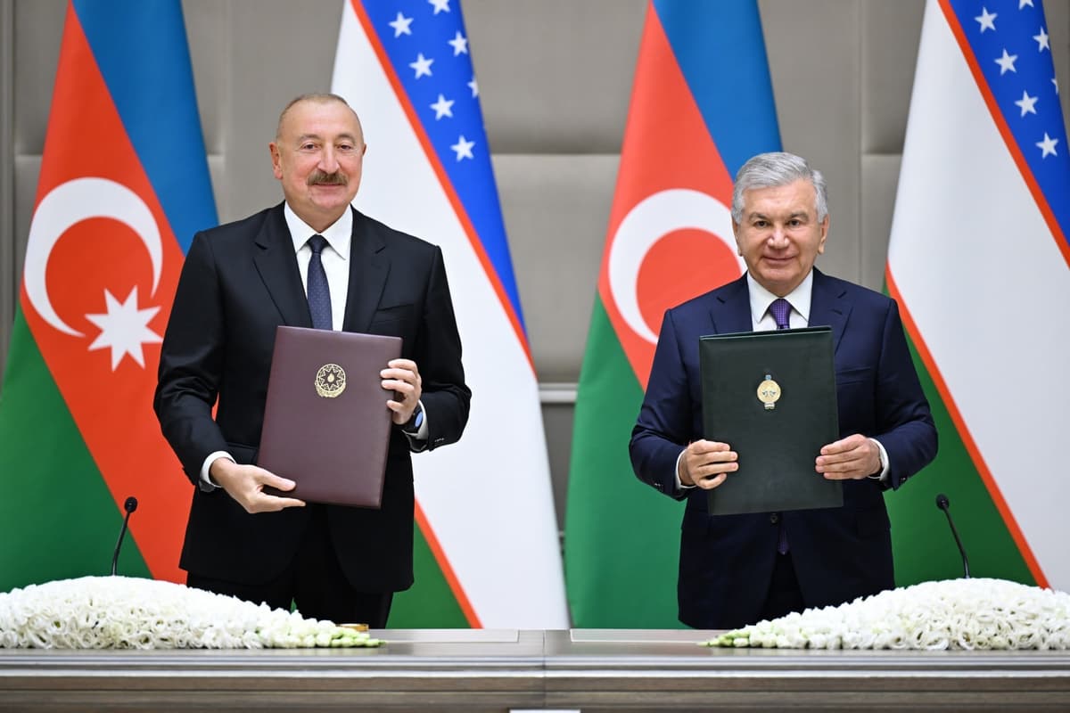 Президенты Узбекистана и Азербайджана подписали Договор о вечной дружбе