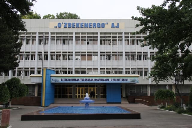 "Ўзбекэнерго" ва "Ўзтрансгаз" штати 10 мингдан ортиқ ходимга қисқартирилади