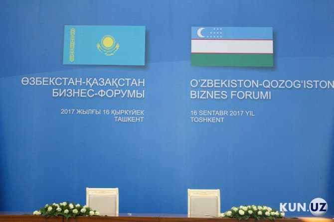 Prezidentlar Qozog‘iston milliy mahsulotlari ko‘rgazmasi bilan tanishdi