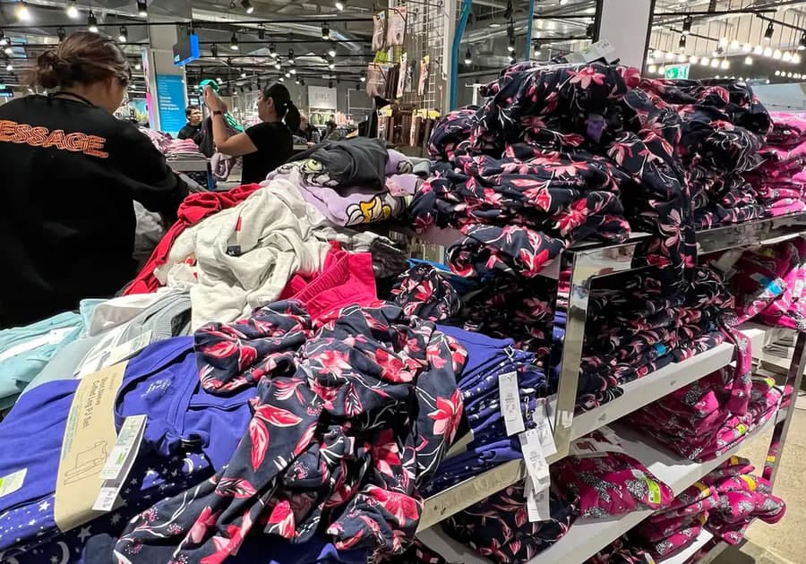 YeIda yangi qoida: sotilmagan kiyimlar endi utilizatsiya qilinmaydi