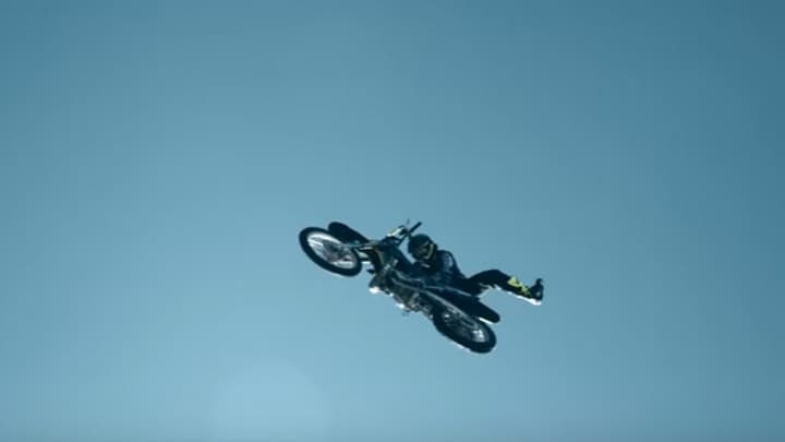 Motopoygachi aql bovar qilmas tryuk bajardi