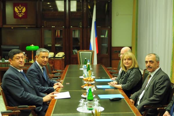 O‘zbekiston elchisi RF MSK rahbari bilan uchrashdi