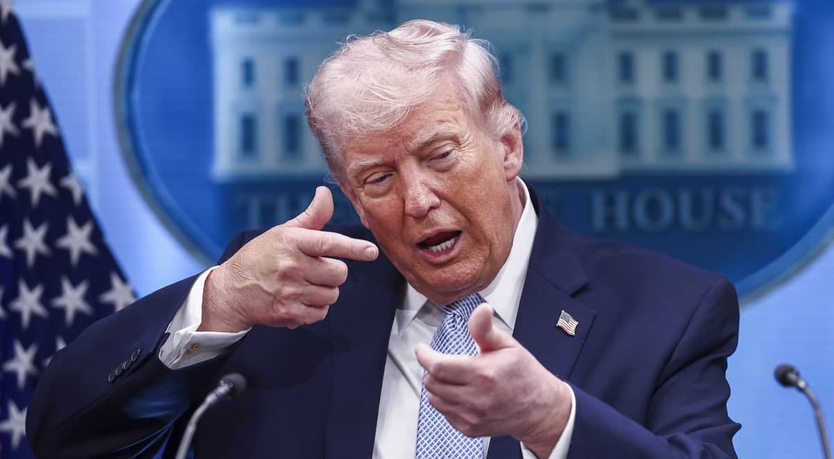 Трамп Эронга янги зарбалар билан яна таҳдид қилди