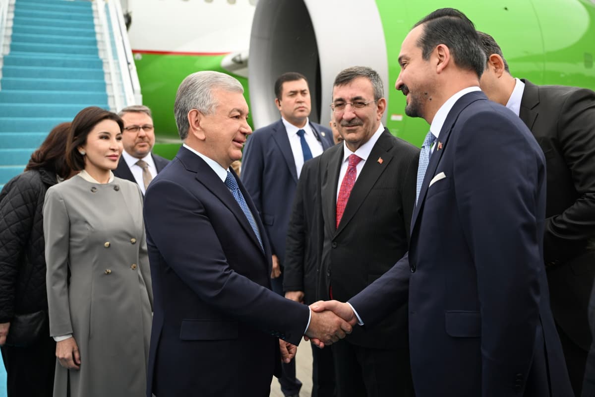 Шавкат Мирзиёев Туркияга келди