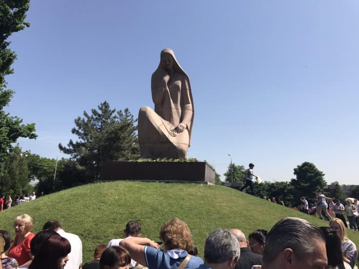 Foto: Toshkentda Ikkinchi jahon urushi qatnashchilari xotirasi yod etildi