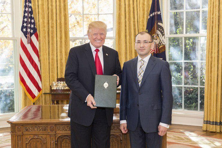 O‘zbekistonning yangi elchisi Donald Trampga ishonch yorlig‘ini topshirdi